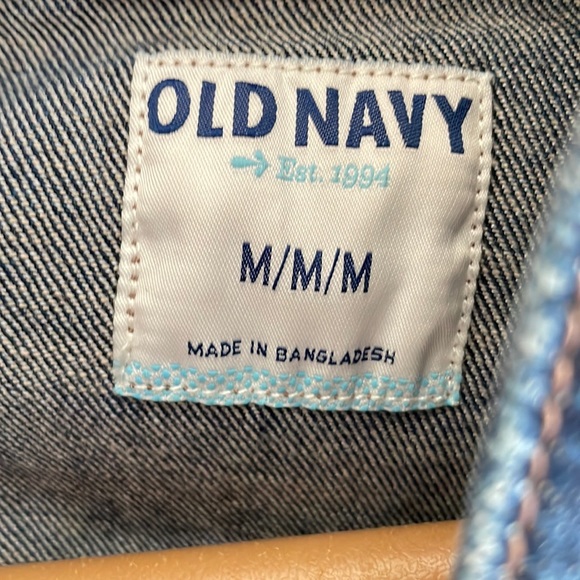 Old Navy Women's Jean Jacket Dark Wash M. EUC. - Picture 2 of 3